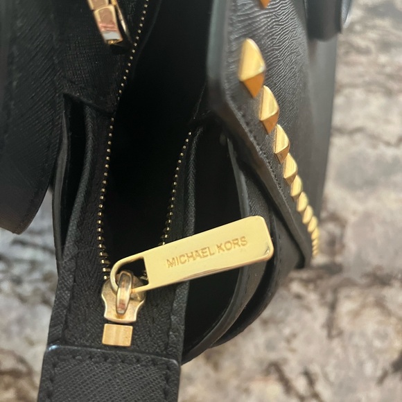 Michael Kors Studded Selma Bag Large - Picture 4 of 9